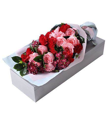Amour infini/11 roses, 11 œillets, 4 œillets