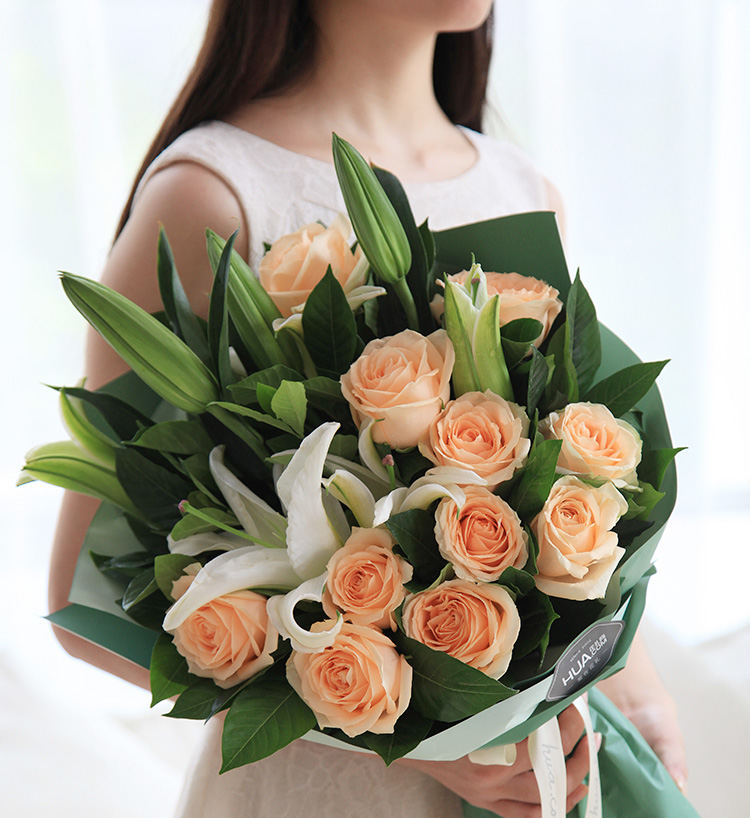 Lys chaud/11 roses/2 lys blancs