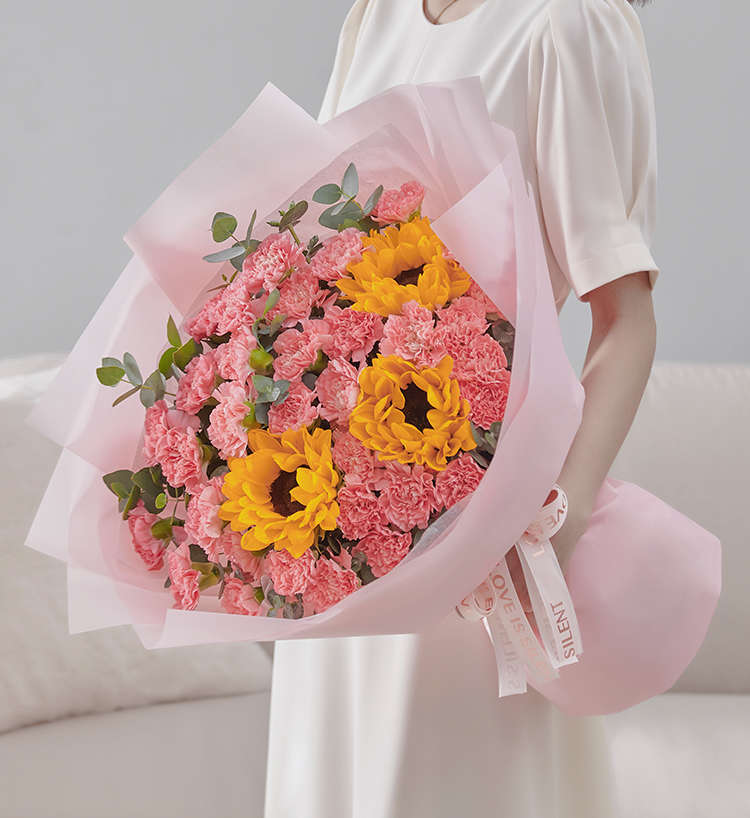 Visage souriant/33 œillets roses, 3 tournesols