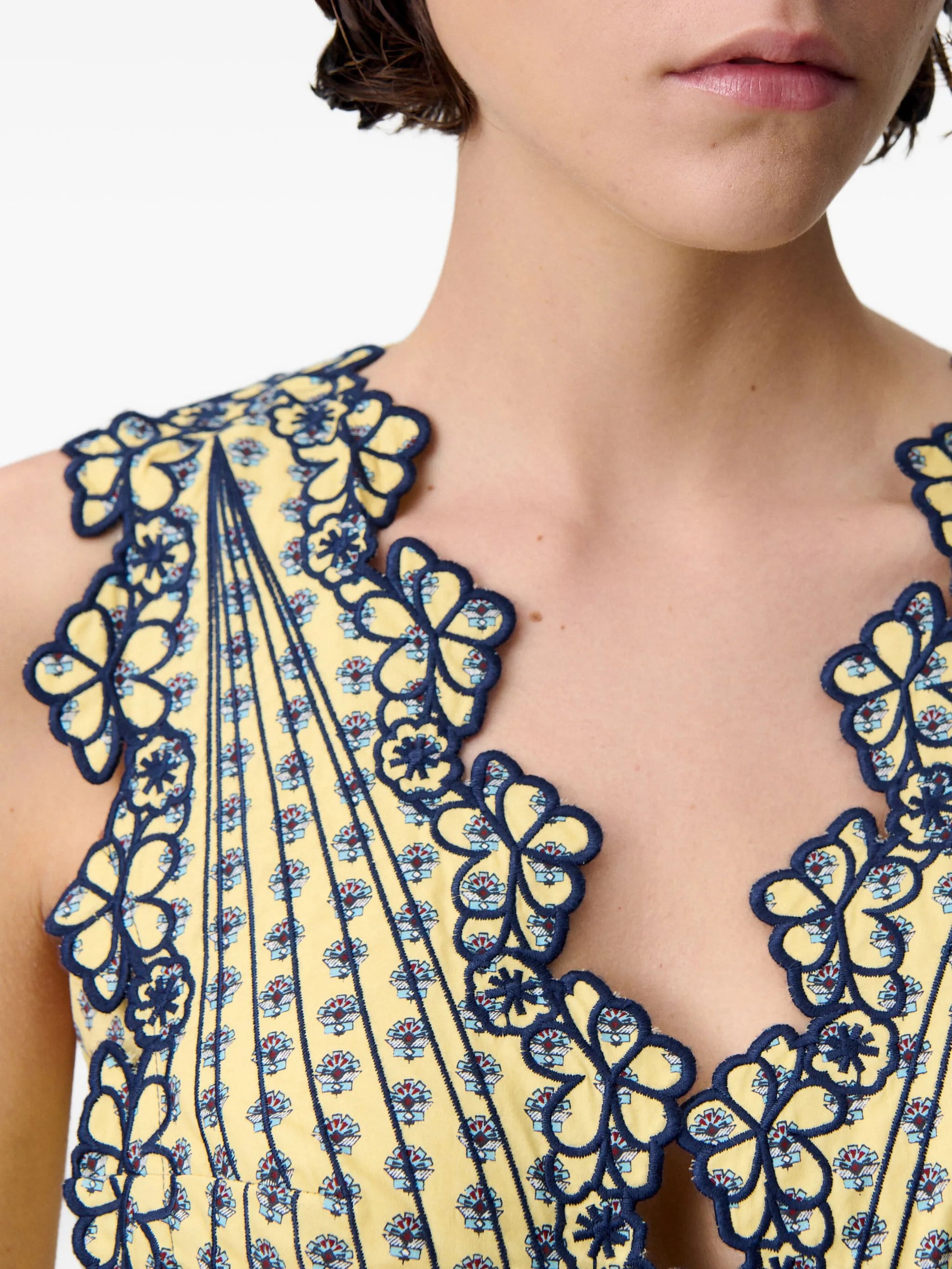 Claudie Pierlot embroidery.blouse