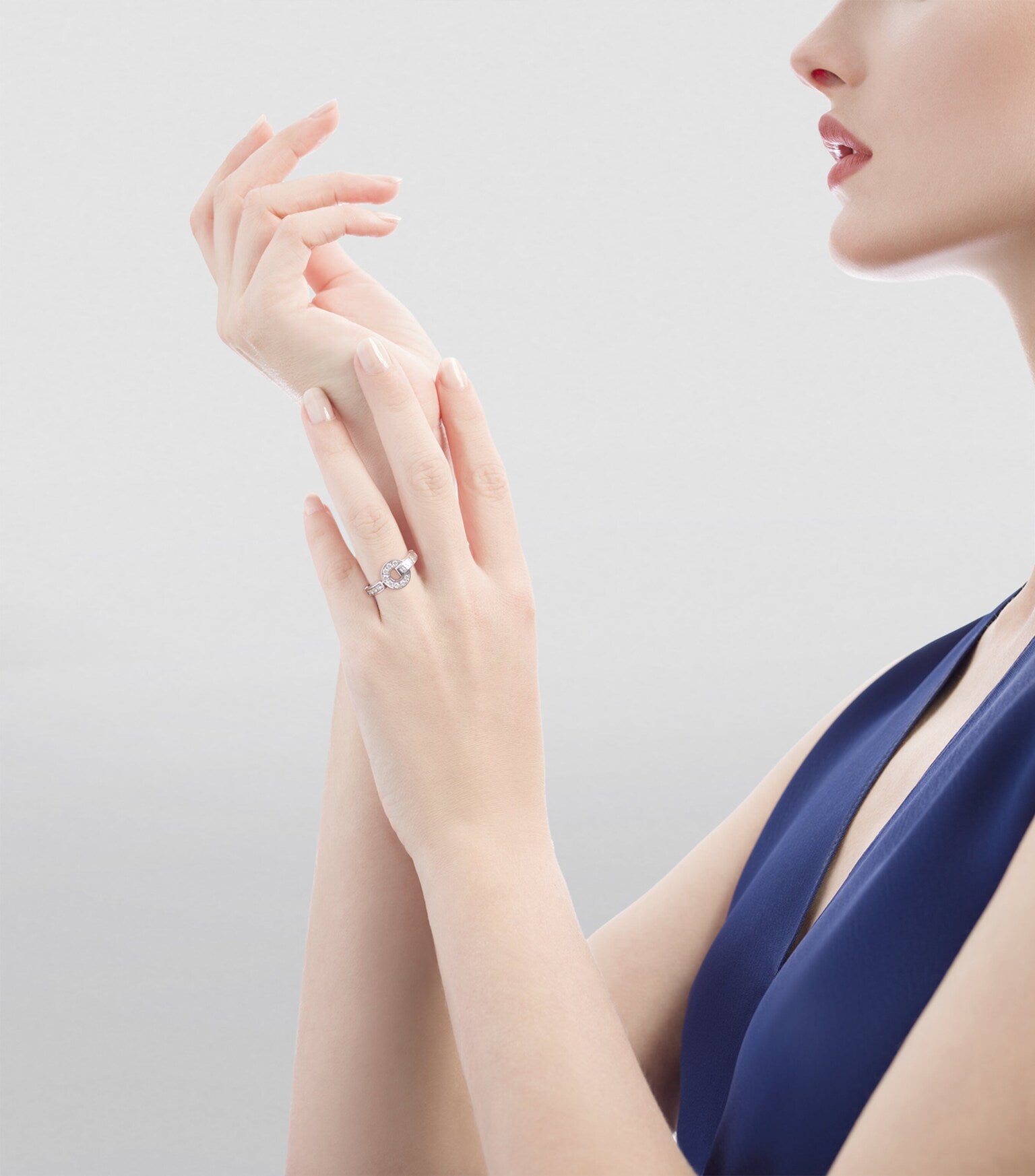 Bague BVLGARI en or blanc et diamants 
