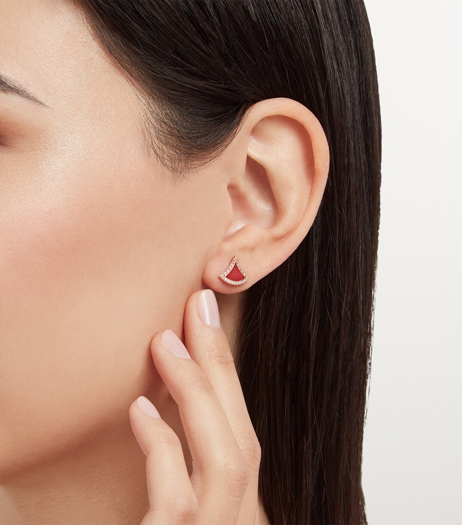 Boucles d'oreilles BVLGARI Divas' Dream en or rose, diamants et cornaline
