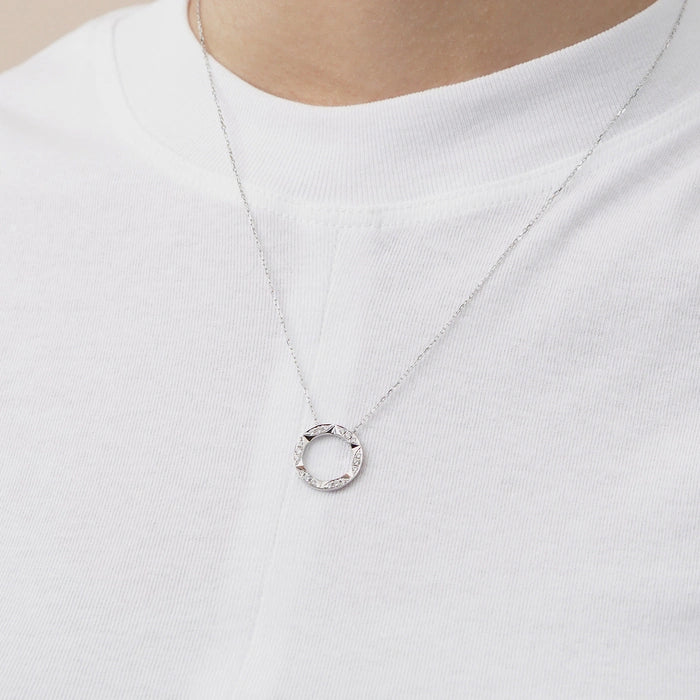 Collier en or blanc 18 carats et diamants « Timeless » de Chowsangsang