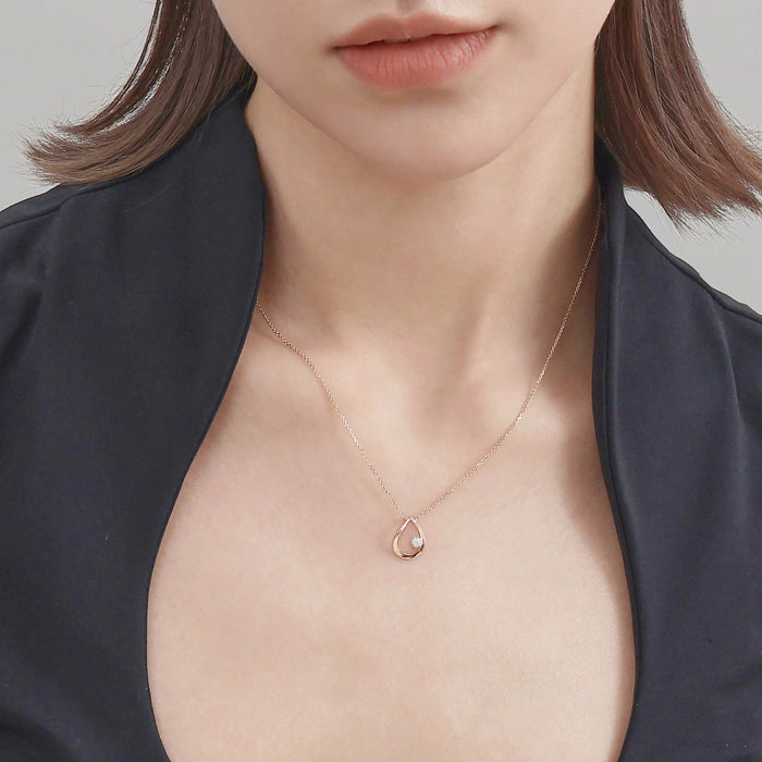 Collier Chowsangsang « Form » en or blanc et rouge 18 carats et diamants