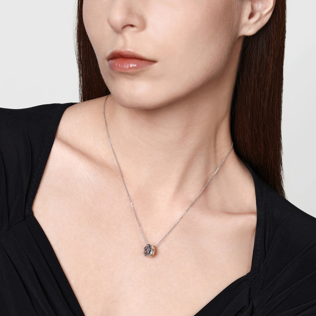 Collier en or multicolore 18 carats et diamants Chowsangsang