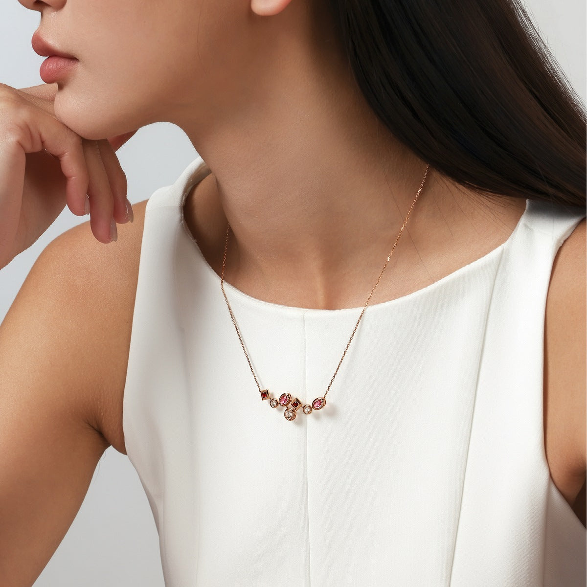 Collier Chowsangsang « Form » en or rose 18 carats et tourmaline rose