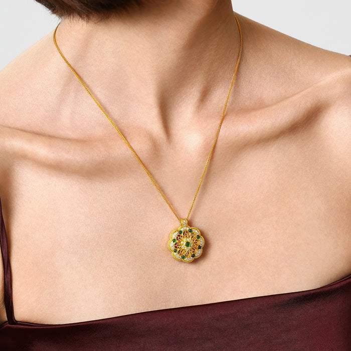 Collier Mandala en or 999,9 carats et diamants « L'Oriental » de Chowsangsang