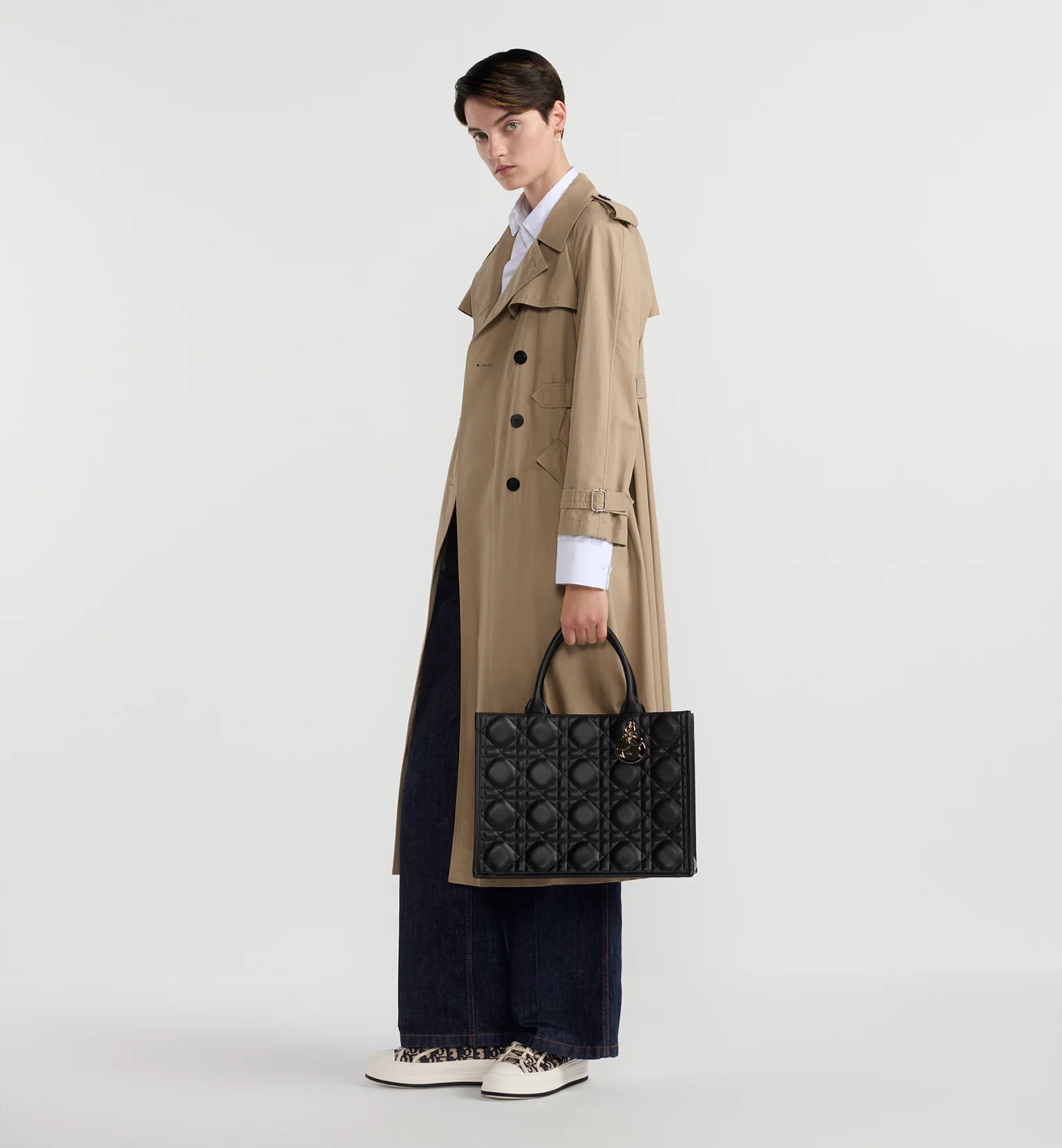 DIOR Sac fourre-tout Dior Book moyen 