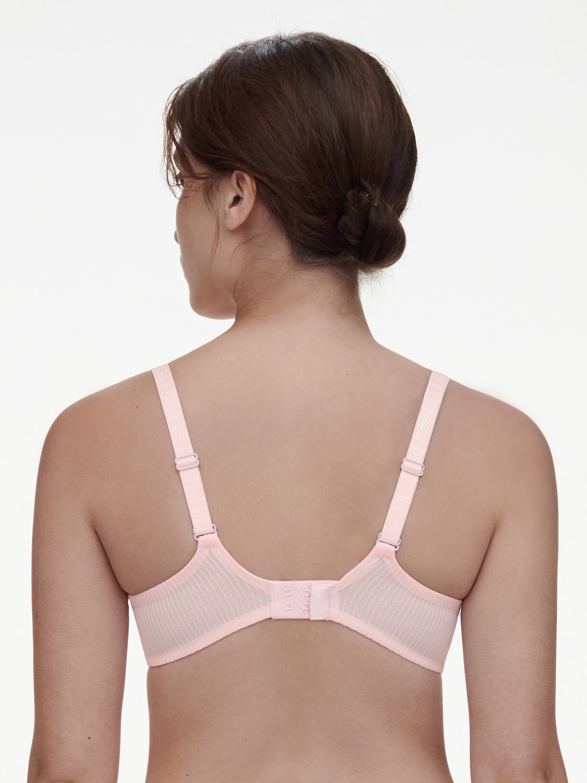 Ensemble soutien-gorge plongeant et tanga Chantelle Legend