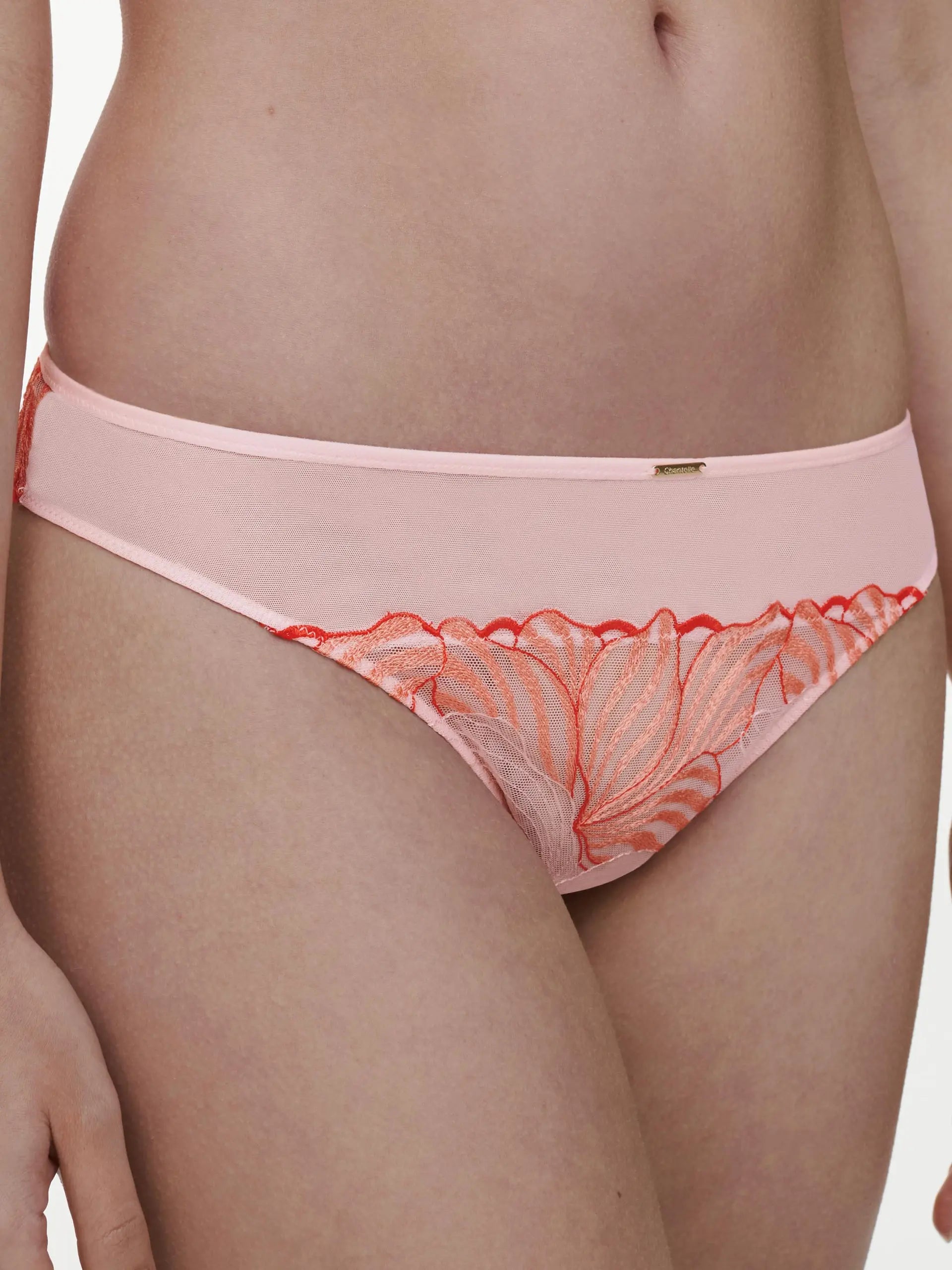 Ensemble soutien-gorge plongeant et tanga Chantelle Legend