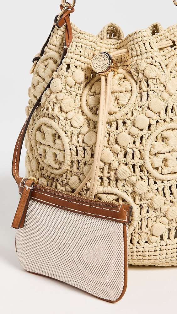 Sac seau en raphia monogramme T de Tory Burch 